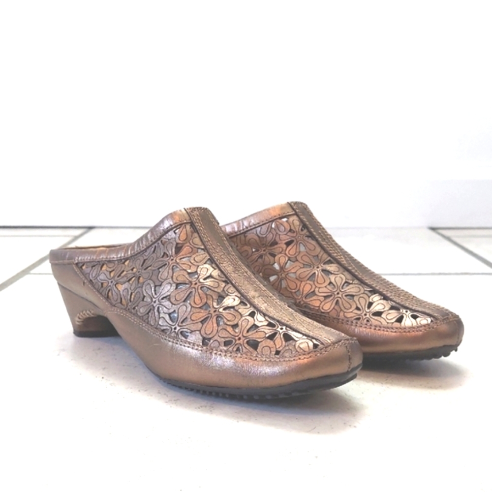 Naturalizer Shoes,‎ Size 7.5, Bronze Brown, Perforated Soft Leather, 1" Heel
